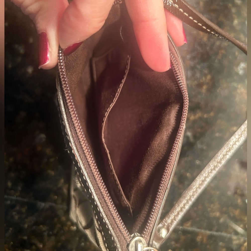 Coach wristlet - Picture 6 of 7